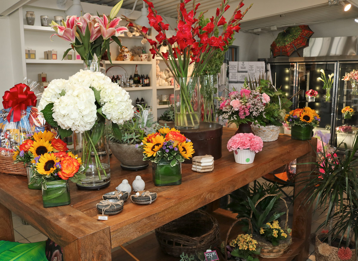 Gorgeous flower and plant arrangements in a wide range of pots and baskets